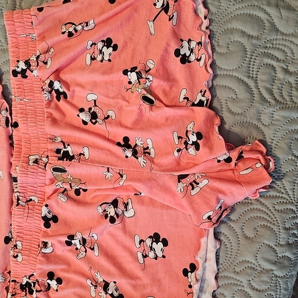 Disney's Mickey Mouse Women's Extra Large 16/18 Shortie Pajama Set - Picture 4 of 9